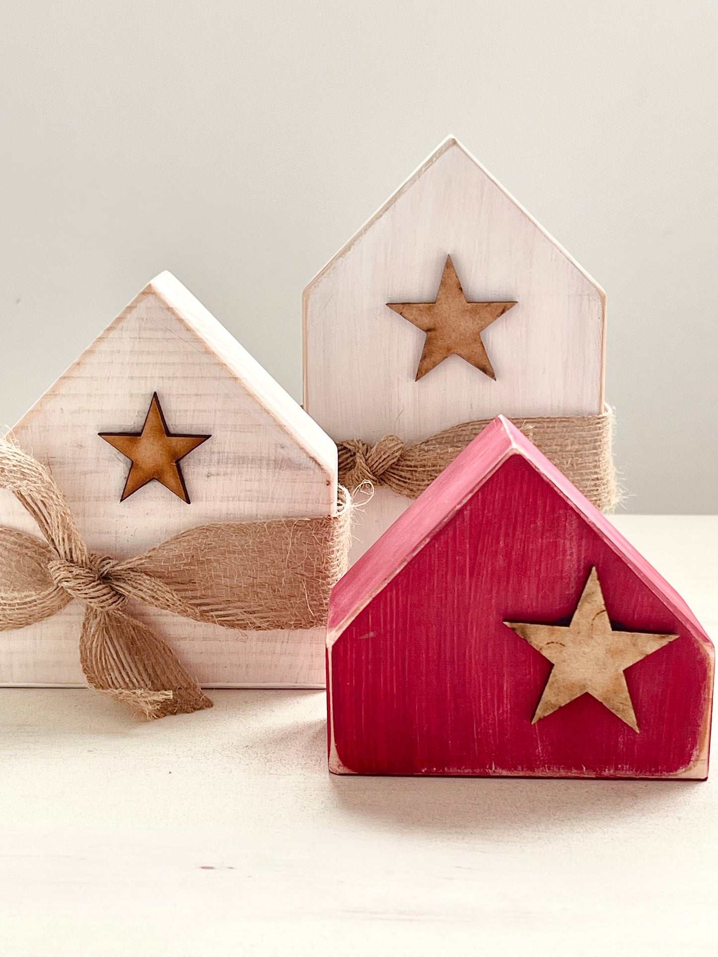 Casitas de Madera Navideñas Decorativas (Set de 3)