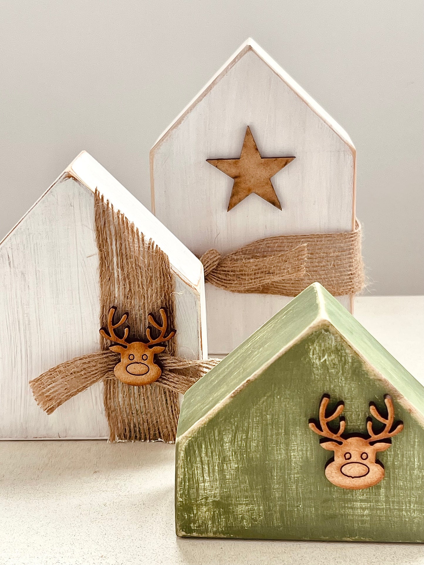 Casitas de Madera Navideñas Decorativas (Set de 3)